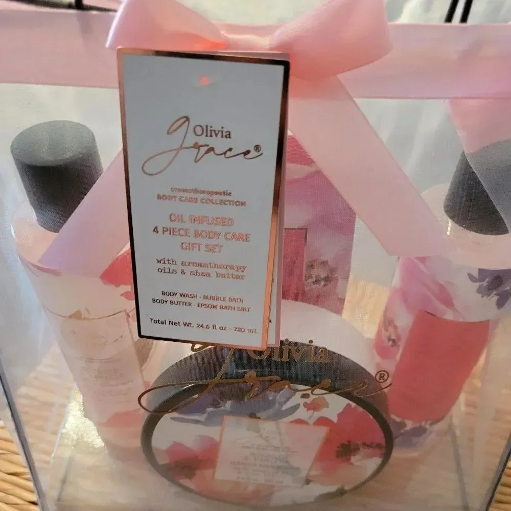 OIL INFUSED A4 ROSEHIP VANILLA PICIECE BATH SET
